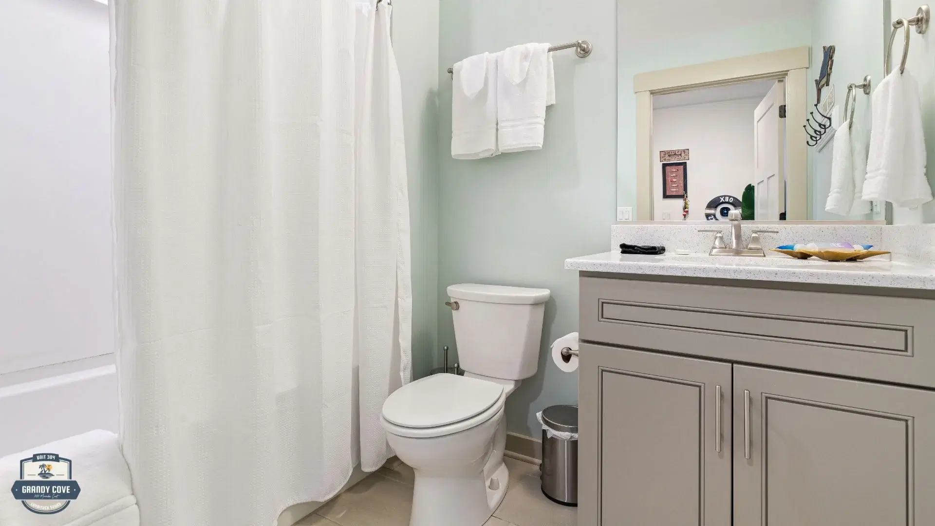 Grandy Cove bathroom